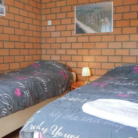 Three-bedroom Holiday In * Callantsoog